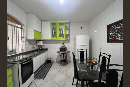 Casa à venda com 90m², 2 quartos e 1 vaga Casa à venda com 90m², 2 quartos e 1 vagaCozinha