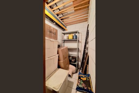 Apartamento para alugar com 145m², 3 quartos e 2 vagas Apartamento para alugar com 145m², 3 quartos e 2 vagasDespensa na garagem