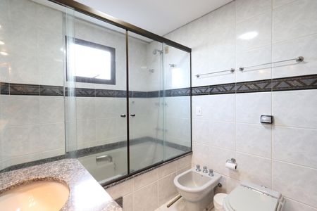 Apartamento para alugar com 145m², 3 quartos e 2 vagasBanheiro da Suíte