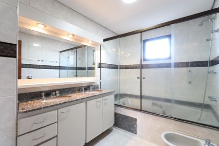 Apartamento para alugar com 145m², 3 quartos e 2 vagasBanheiro da Suíte