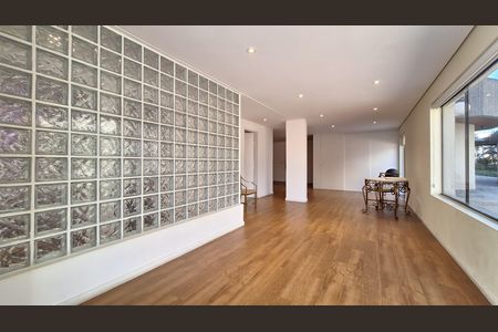 Apartamento para alugar com 145m², 3 quartos e 2 vagas Apartamento para alugar com 145m², 3 quartos e 2 vagasÁrea comum - Salão de festas
