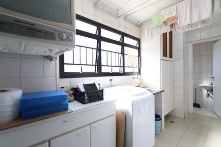 Apartamento para alugar com 145m², 3 quartos e 2 vagasÁrea e banheiro de Serviço