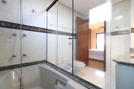 Banheiro da Suíte de apartamento para alugar com 3 quartos, 145m² em Vila Leopoldina, São Paulo