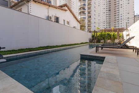 Studio à venda com 39m², 2 quartos e sem vaga Studio à venda com 39m², 2 quartos e sem vagaÁrea comum - Piscina