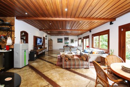 Área comum de casa para alugar com 5 quartos, 870m² em Vila Santo Antônio, Cotia