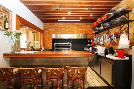 Área comum de casa para alugar com 5 quartos, 870m² em Vila Santo Antônio, Cotia
