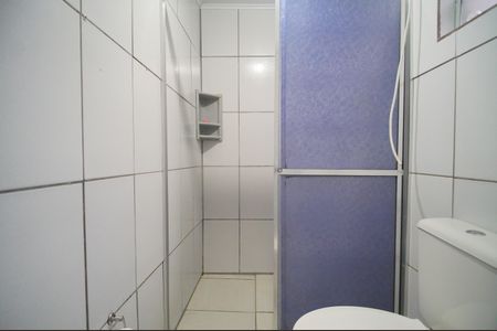 banheiro de apartamento para alugar com 1 quarto, 40m² em Scharlau, São Leopoldo