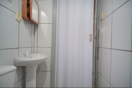 banheiro de apartamento para alugar com 1 quarto, 40m² em Scharlau, São Leopoldo