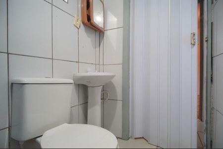 banheiro de apartamento para alugar com 1 quarto, 40m² em Scharlau, São Leopoldo