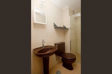 Banheiro de apartamento para alugar com 1 quarto, 42m² em Partenon, Porto Alegre