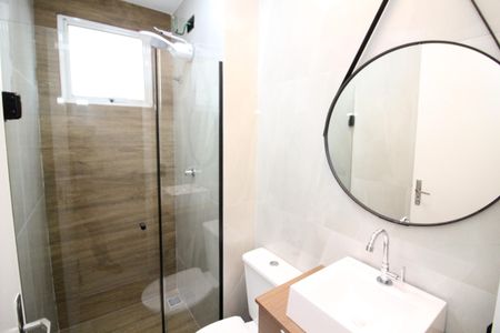 Banheiro de apartamento à venda com 2 quartos, 48m² em Padroeira, Osasco