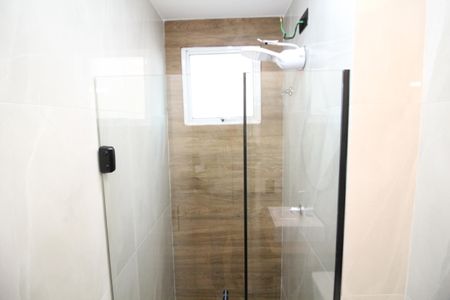 Banheiro de apartamento à venda com 2 quartos, 48m² em Padroeira, Osasco