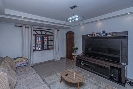 Casa para alugar com 3 quartos, 200m² em Jardim Previdencia, São Paulo