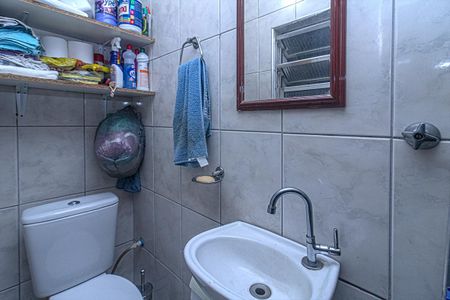 lavabo no acesso para a área de serviço_1 de casa para alugar com 3 quartos, 200m² em Jardim Previdencia, São Paulo