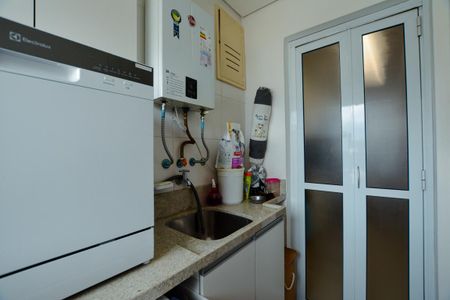 AREA DE SERVIÇO de apartamento à venda com 2 quartos, 75m² em Caxingui, São Paulo