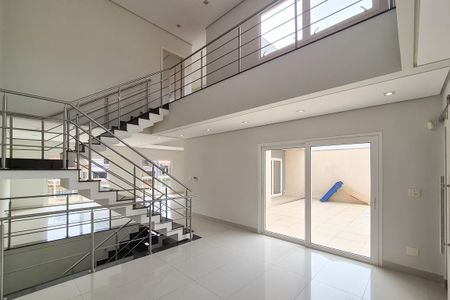 Casa para alugar com 360m², 3 quartos e 6 vagas Casa para alugar com 360m², 3 quartos e 6 vagasSala