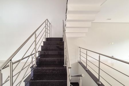 Corredor de casa para alugar com 3 quartos, 360m² em Parque dos Passaros, São Bernardo do Campo