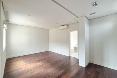Casa para alugar com 360m², 3 quartos e 6 vagas Casa para alugar com 360m², 3 quartos e 6 vagasSuíte 3