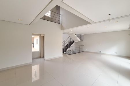 Casa para alugar com 360m², 3 quartos e 6 vagas Casa para alugar com 360m², 3 quartos e 6 vagasSala