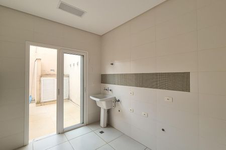 Casa para alugar com 360m², 3 quartos e 6 vagas Casa para alugar com 360m², 3 quartos e 6 vagasÁrea de Serviço