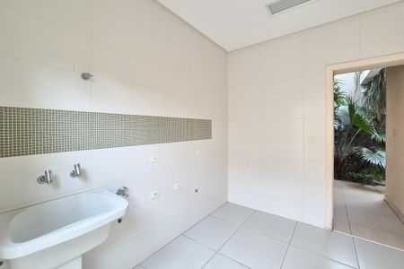 Casa para alugar com 360m², 3 quartos e 6 vagas Casa para alugar com 360m², 3 quartos e 6 vagasÁrea de Serviço