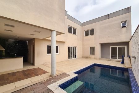Casa para alugar com 360m², 3 quartos e 6 vagas Casa para alugar com 360m², 3 quartos e 6 vagasQuintal