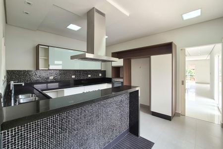 Casa para alugar com 360m², 3 quartos e 6 vagas Casa para alugar com 360m², 3 quartos e 6 vagasCozinha
