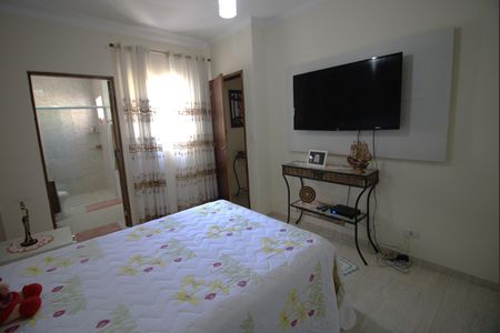 Suíte 1 de casa à venda com 2 quartos, 255m² em Santo Antônio, Osasco