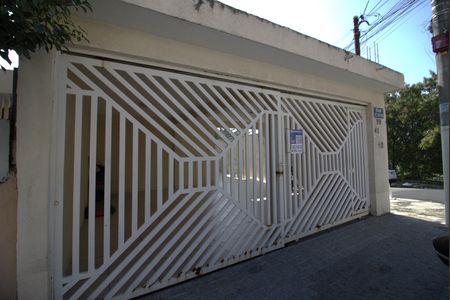 Fachada de casa à venda com 2 quartos, 255m² em Santo Antônio, Osasco