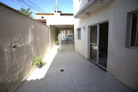 Quintal de casa à venda com 2 quartos, 255m² em Santo Antônio, Osasco