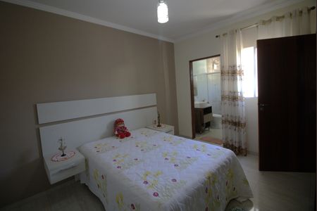 Suíte 1 de casa à venda com 2 quartos, 255m² em Santo Antônio, Osasco