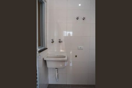 Área de Serviço de casa de condomínio para alugar com 2 quartos, 43m² em Chácara Mafalda, São Paulo