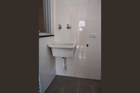 Área de Serviço de casa de condomínio para alugar com 2 quartos, 43m² em Chácara Mafalda, São Paulo
