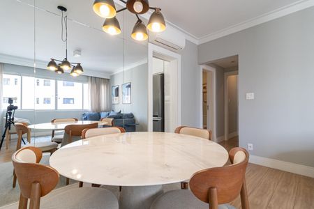 Apartamento à venda com 81m², 2 quartos e 1 vaga Apartamento à venda com 81m², 2 quartos e 1 vagaSala de Jantar