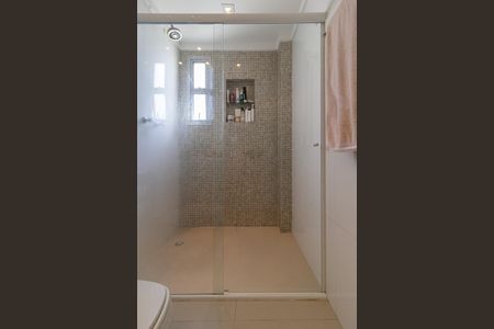 Apartamento à venda com 81m², 2 quartos e 1 vaga Apartamento à venda com 81m², 2 quartos e 1 vagaBanheiro da Suíte