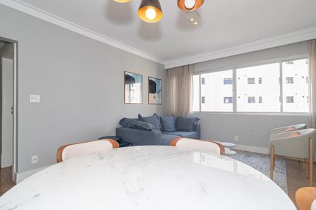 Apartamento à venda com 81m², 2 quartos e 1 vaga Apartamento à venda com 81m², 2 quartos e 1 vagaSala de Jantar