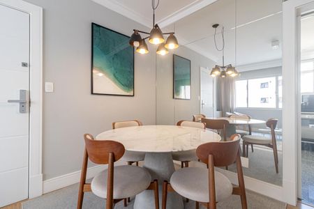 Apartamento à venda com 81m², 2 quartos e 1 vaga Apartamento à venda com 81m², 2 quartos e 1 vagaSala de Jantar