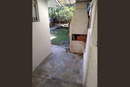 Casa à venda com 124m², 2 quartos e 3 vagas Casa à venda com 124m², 2 quartos e 3 vagasÁrea externa