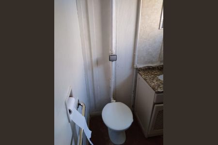 Casa à venda com 124m², 2 quartos e 3 vagas Casa à venda com 124m², 2 quartos e 3 vagasBanheiro social