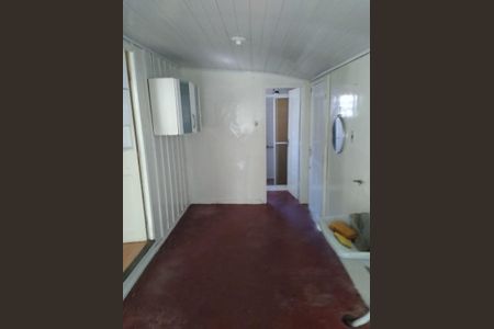 Casa à venda com 124m², 2 quartos e 3 vagas Casa à venda com 124m², 2 quartos e 3 vagasCozinha e Área de Serviço