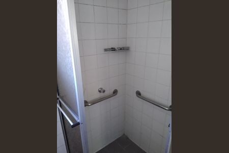 Casa à venda com 124m², 2 quartos e 3 vagas Casa à venda com 124m², 2 quartos e 3 vagasBanheiro social