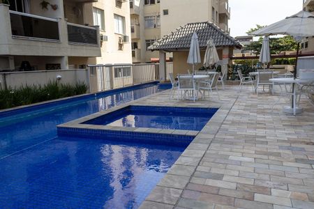 Apartamento à venda com 75m², 2 quartos e 1 vagaÁrea comum - Piscina