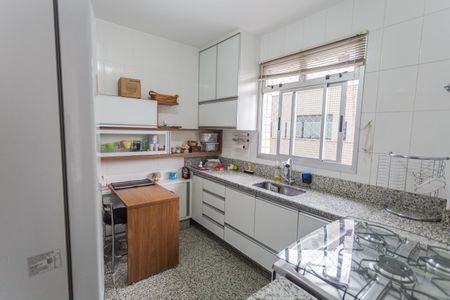 Apartamento à venda com 142m², 4 quartos e 2 vagas