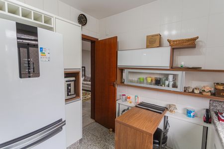 Apartamento à venda com 142m², 4 quartos e 2 vagas