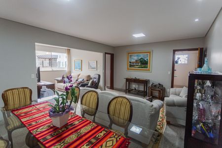 Apartamento à venda com 142m², 4 quartos e 2 vagas