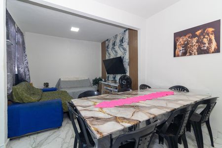 Casa para alugar com 100m², 2 quartos e 1 vaga Casa para alugar com 100m², 2 quartos e 1 vagaSala
