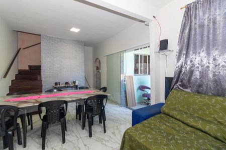 Casa para alugar com 100m², 2 quartos e 1 vaga Casa para alugar com 100m², 2 quartos e 1 vagaSala