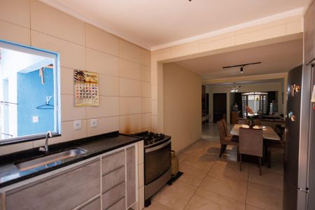 Casa para alugar com 380m², 3 quartos e 1 vaga Casa para alugar com 380m², 3 quartos e 1 vagaCozinha
