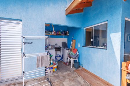 Lavanderia de casa para alugar com 3 quartos, 380m² em Piracangaguá, Taubaté