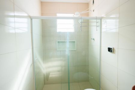 Casa para alugar com 380m², 3 quartos e 1 vaga Casa para alugar com 380m², 3 quartos e 1 vagaBanheiro Corredor